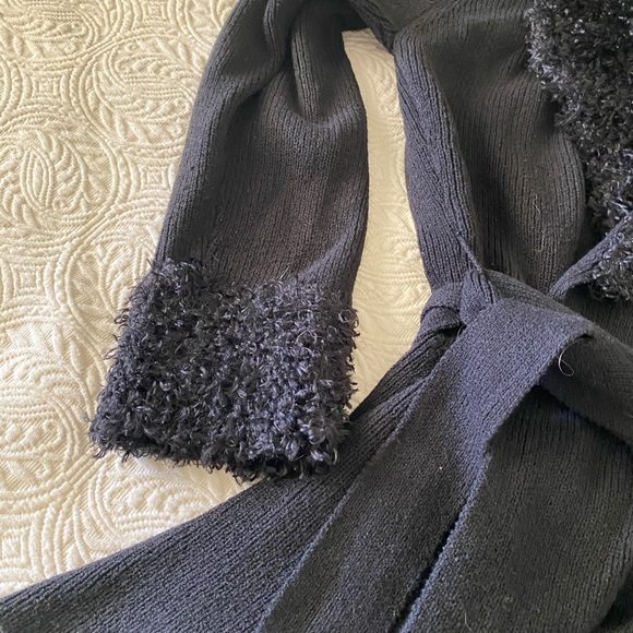 Cardigan Sweater; faux fur trim. Vintage Max Studio. BLACK - Picture 6 of 6